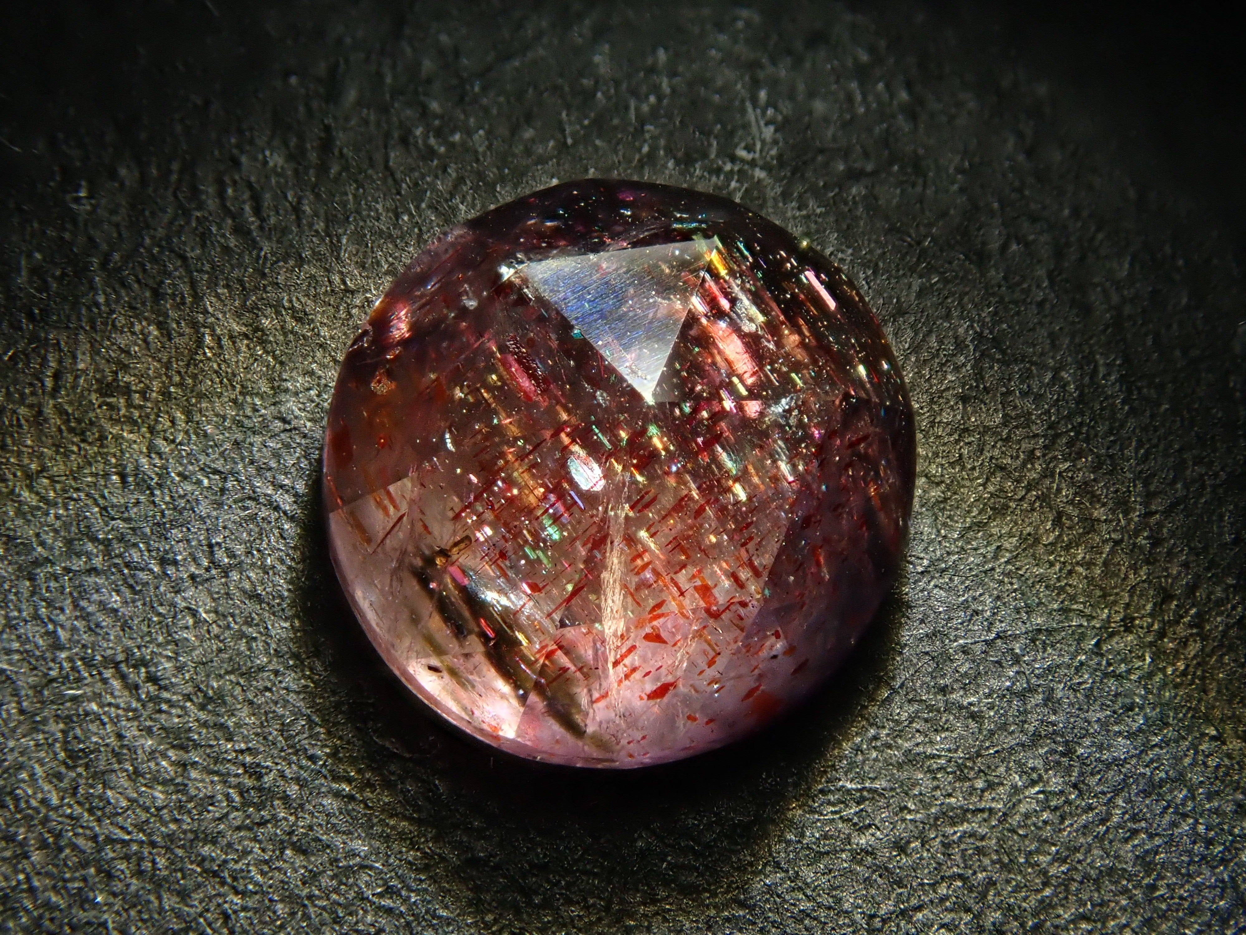 ブラッドショットアイオライトサンストーン 0.722ctルース