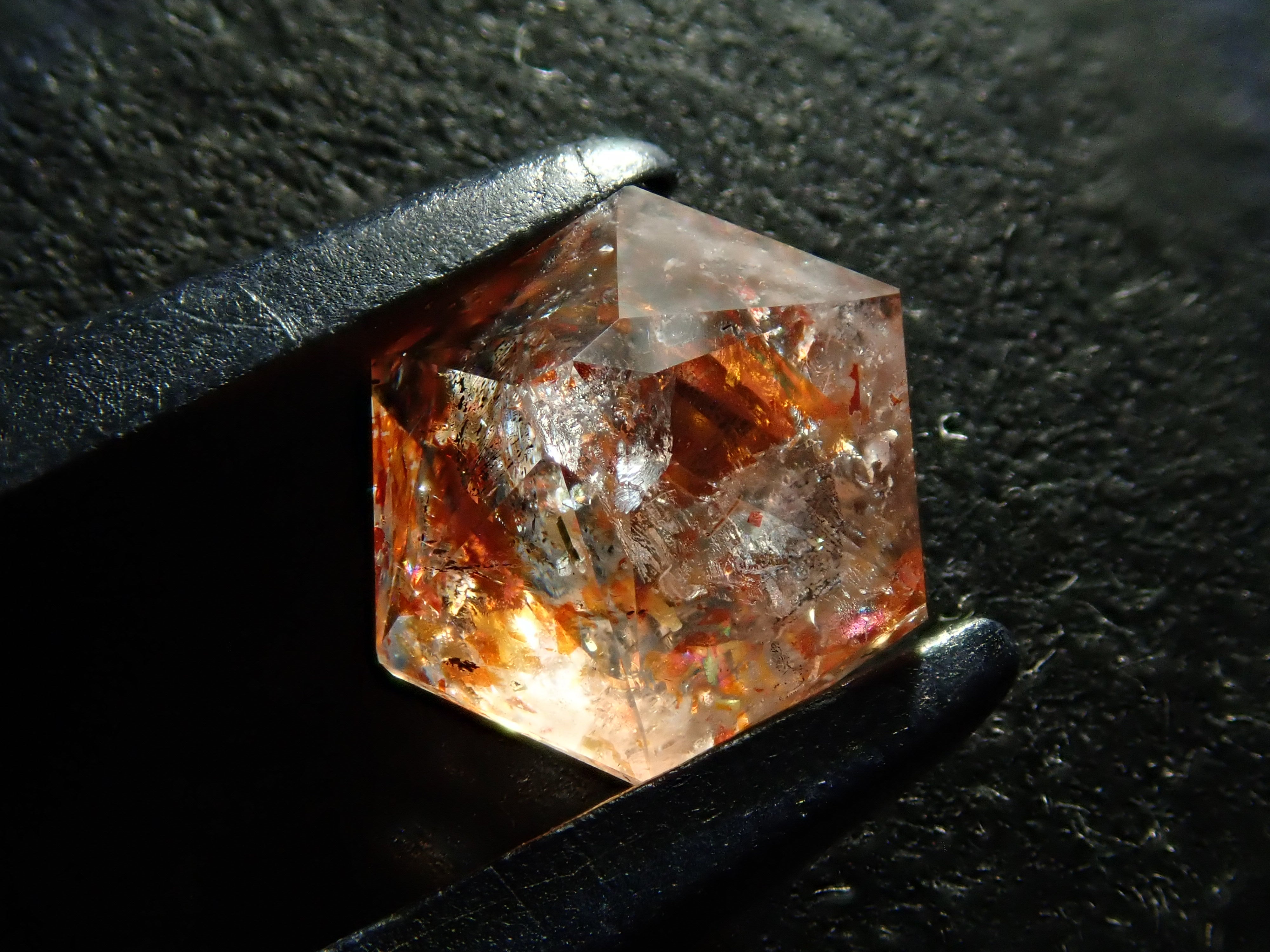 タンザニア産サンストーン（イリュージョンサンストーン） 0.777ctルース