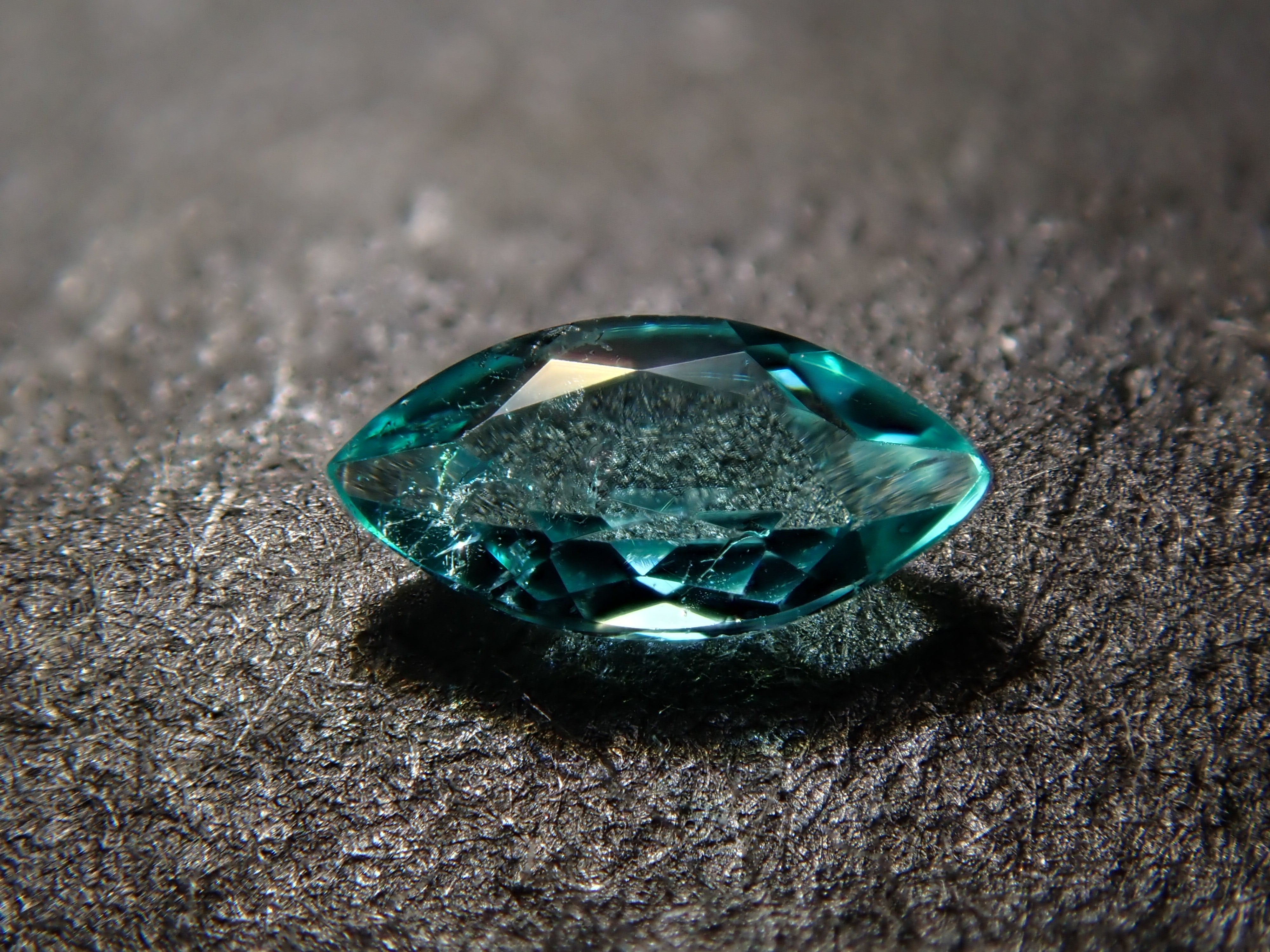 1/14 22時販売】ブラジル産パライバトルマリン 0.066ctルース