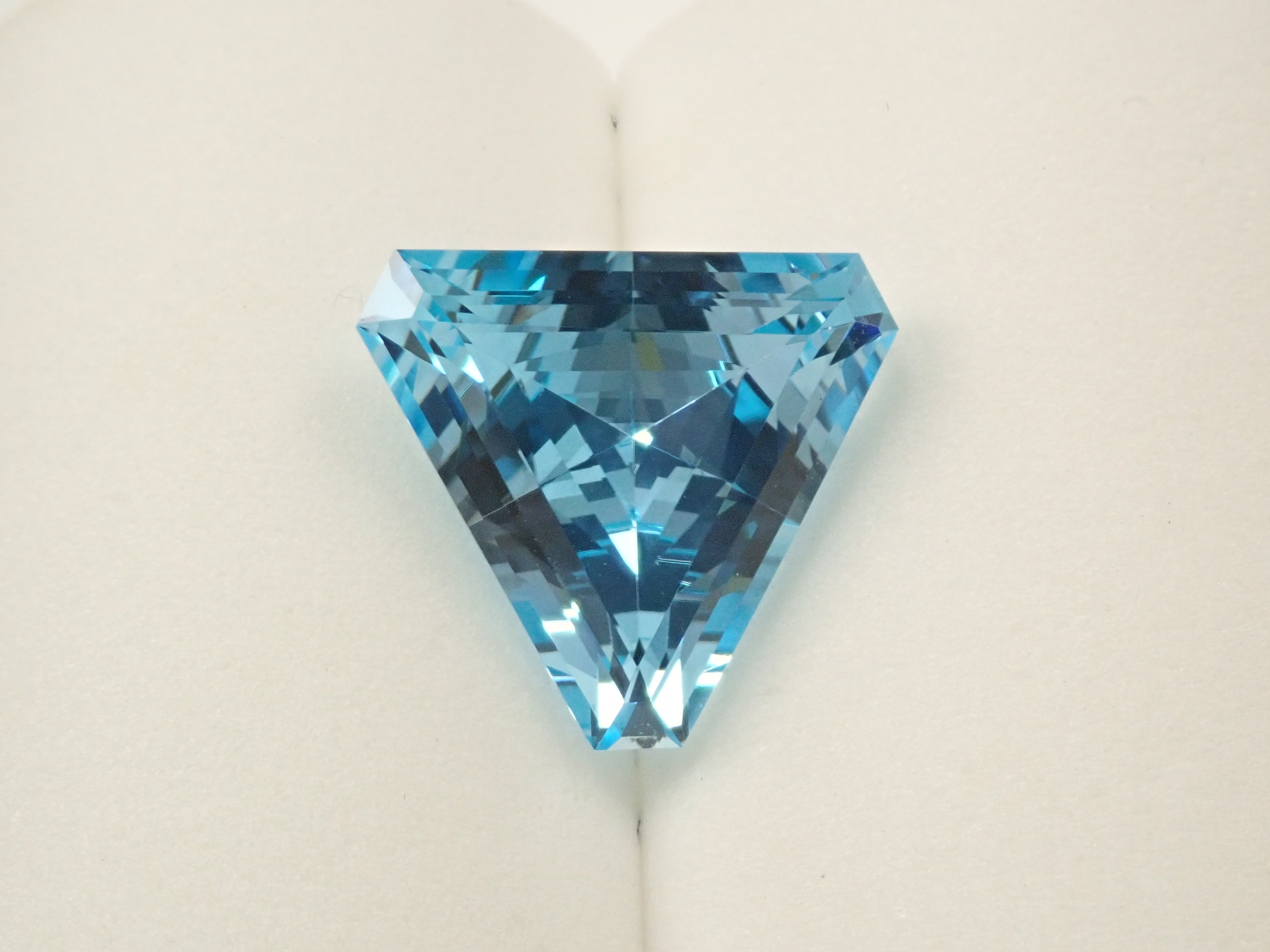 高品質 ブルートパーズ 裸石 ルース ブラジル産 15ct トパーズ - 通販