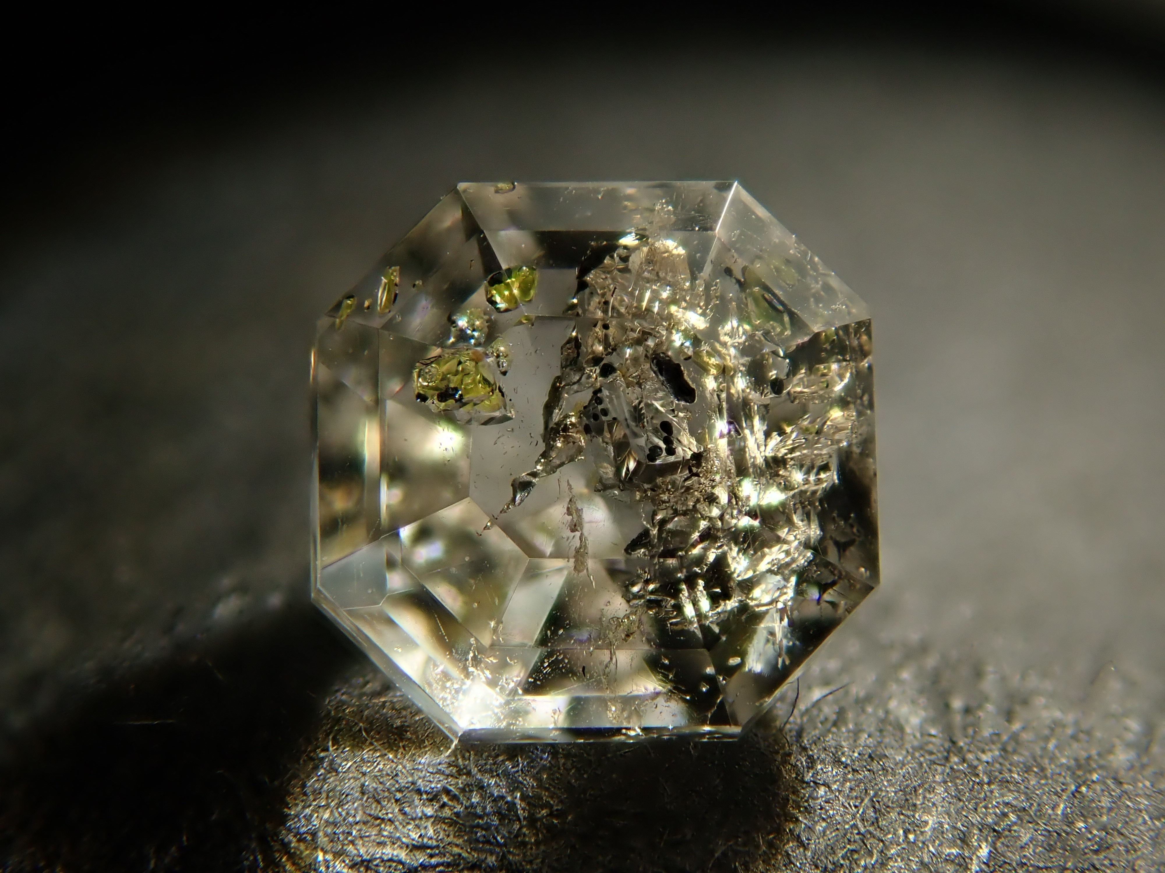 パキスタン産】デンドリティックグインデルクォーツ