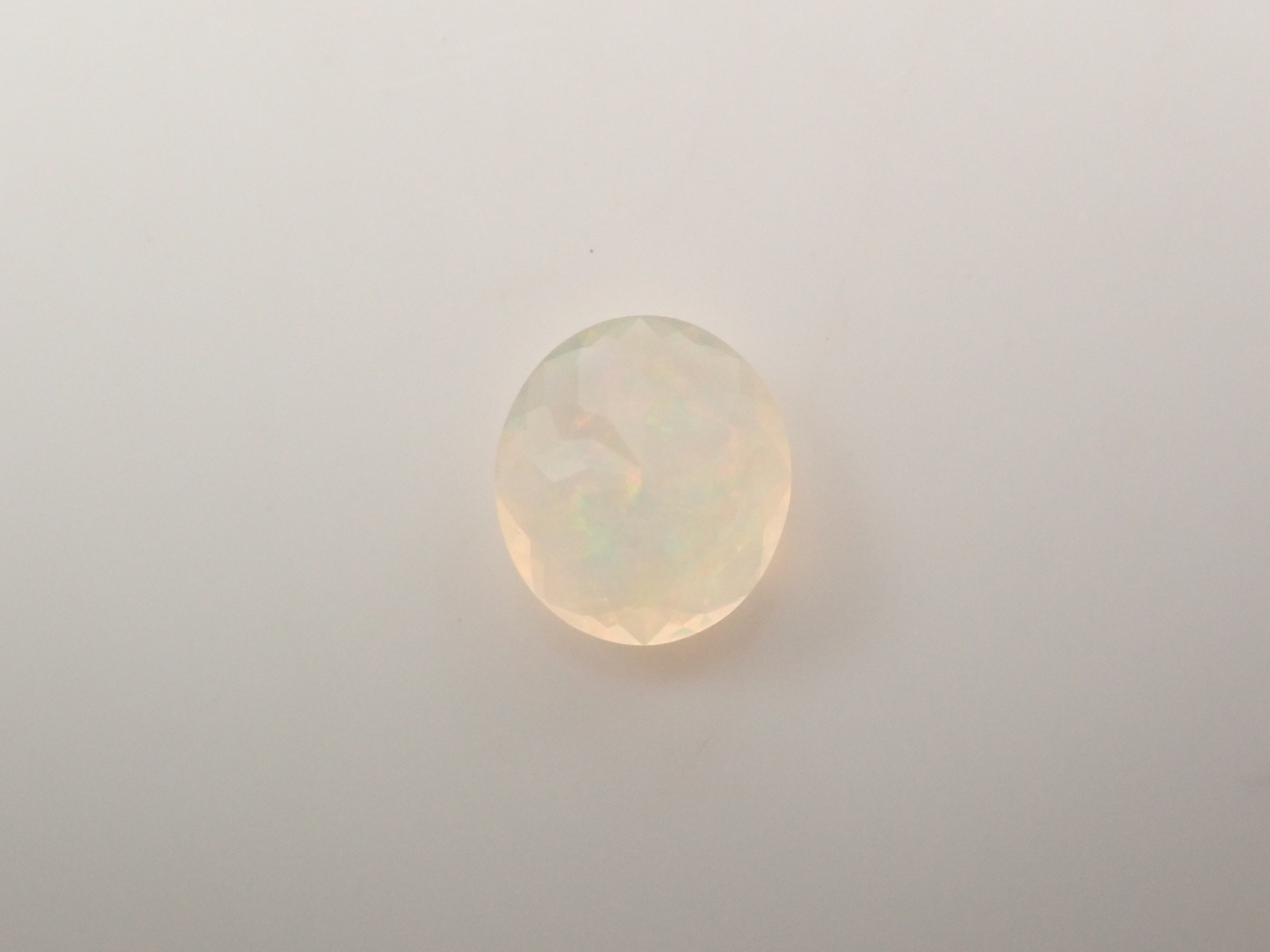 メキシコ産オパール（ファセットカット） 0.261ctルース（コントラルス