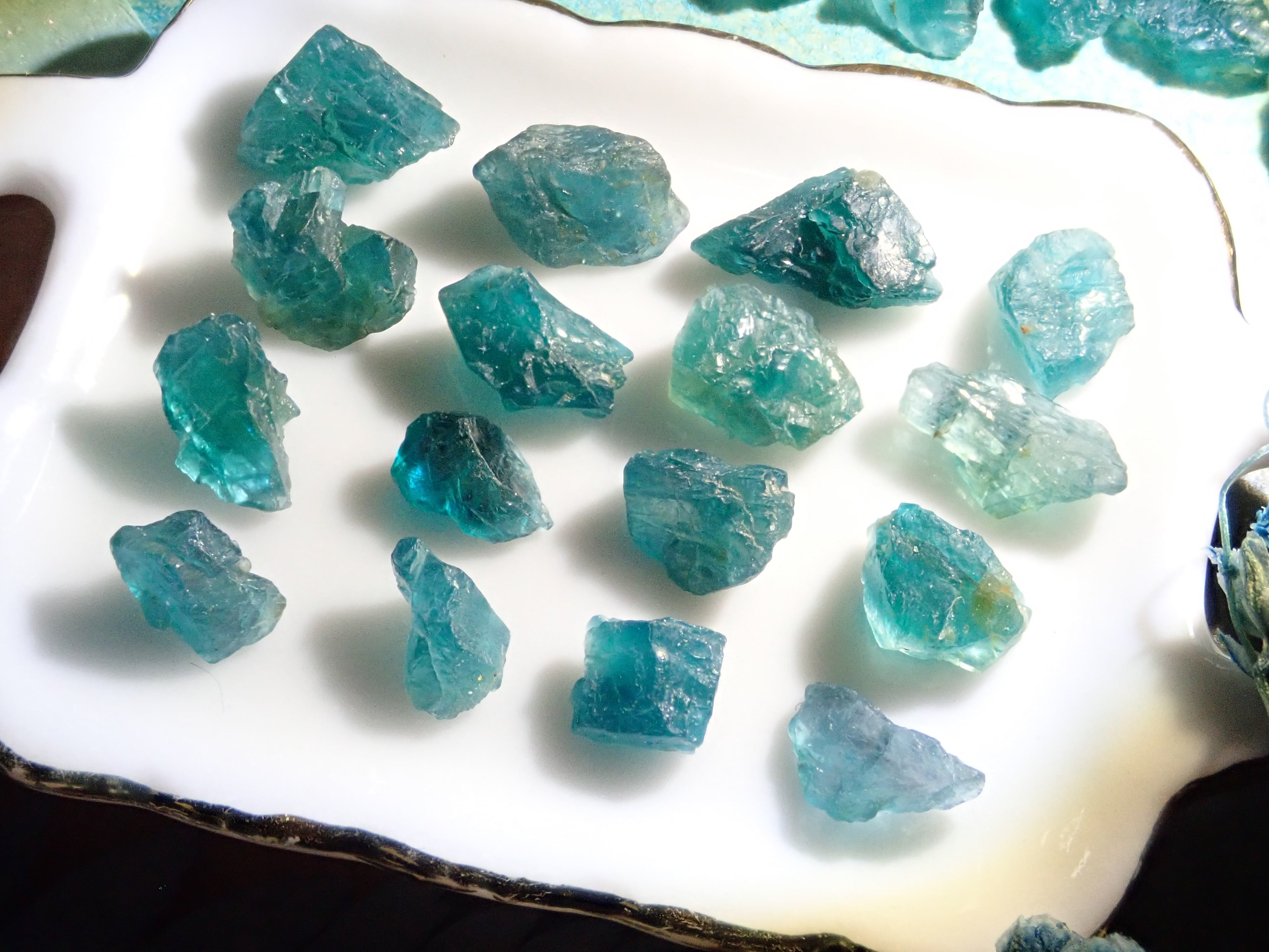 マダガスカル産グランディディエライト原石 1石《複数購入割引有》