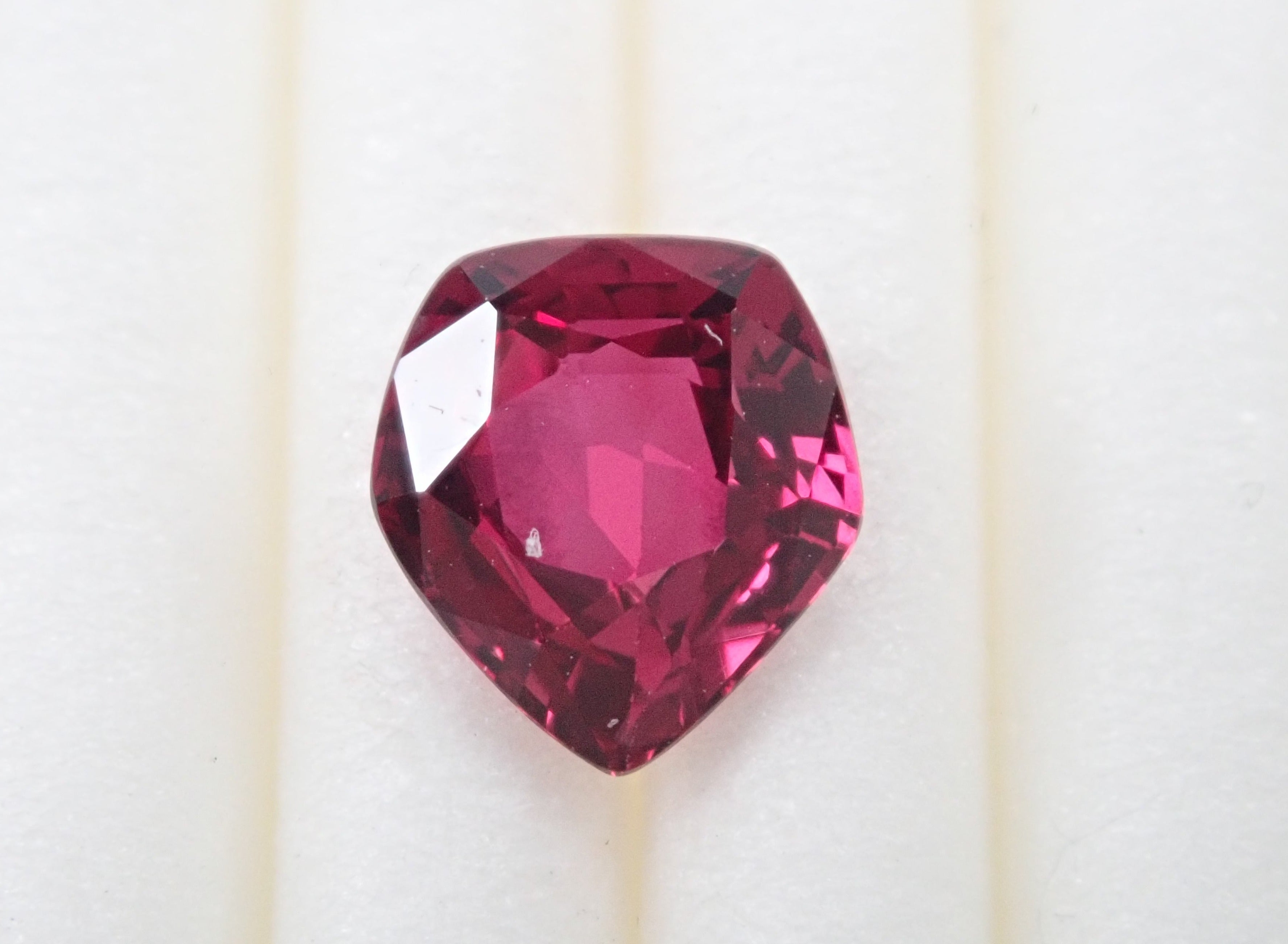 ピジョンブラッドルビー - 通販｜宝石鑑定士が運営【カラッツSTORE】