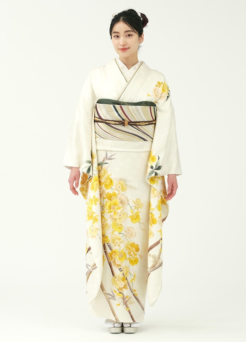 シルク製 花柄 振袖 白 シルク製 花柄 振袖 白 シルク製 花柄