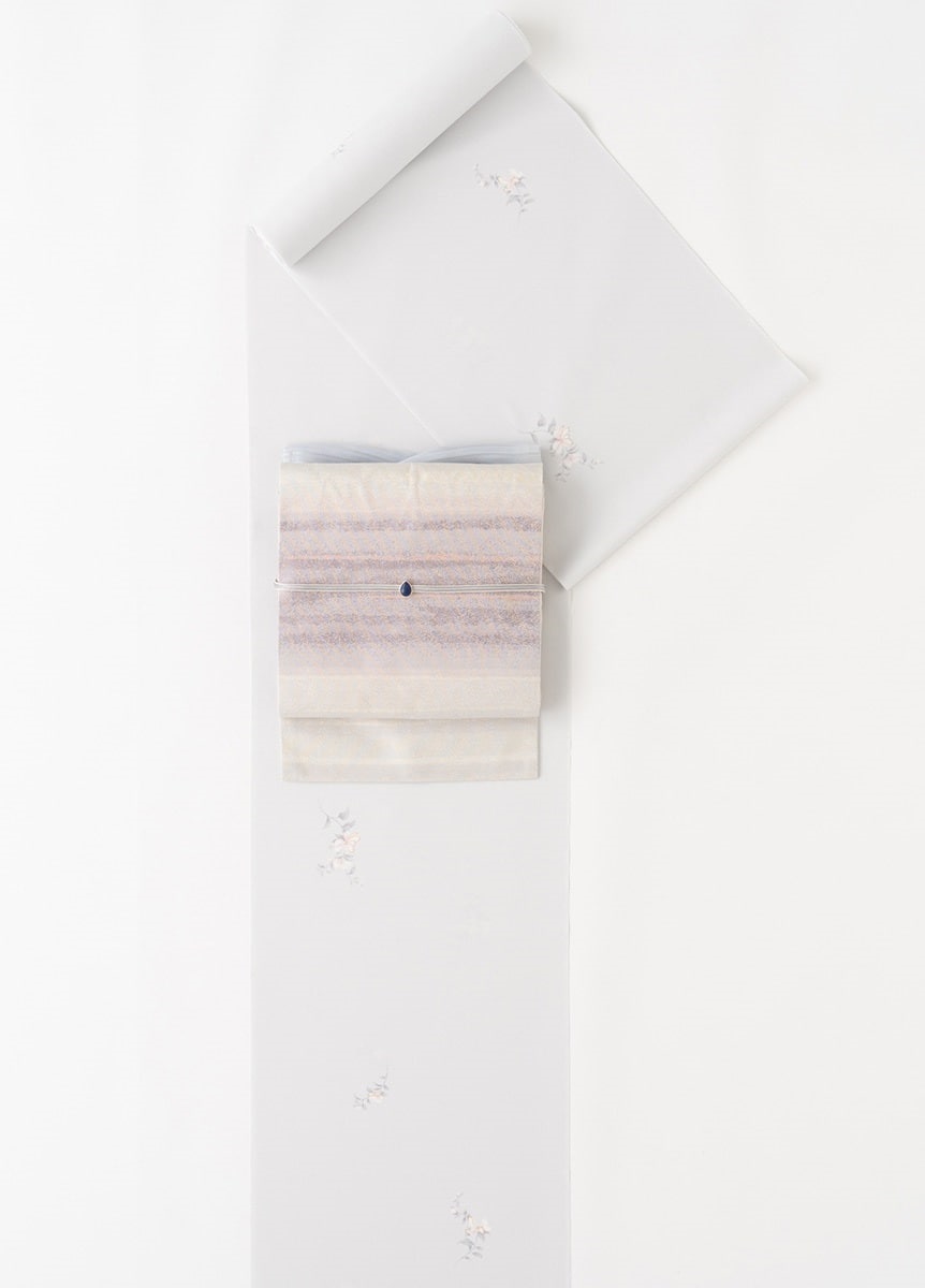 やまと可憐 山茶花 灰白色（お取り寄せ品） | カジュアル着物 | やまと