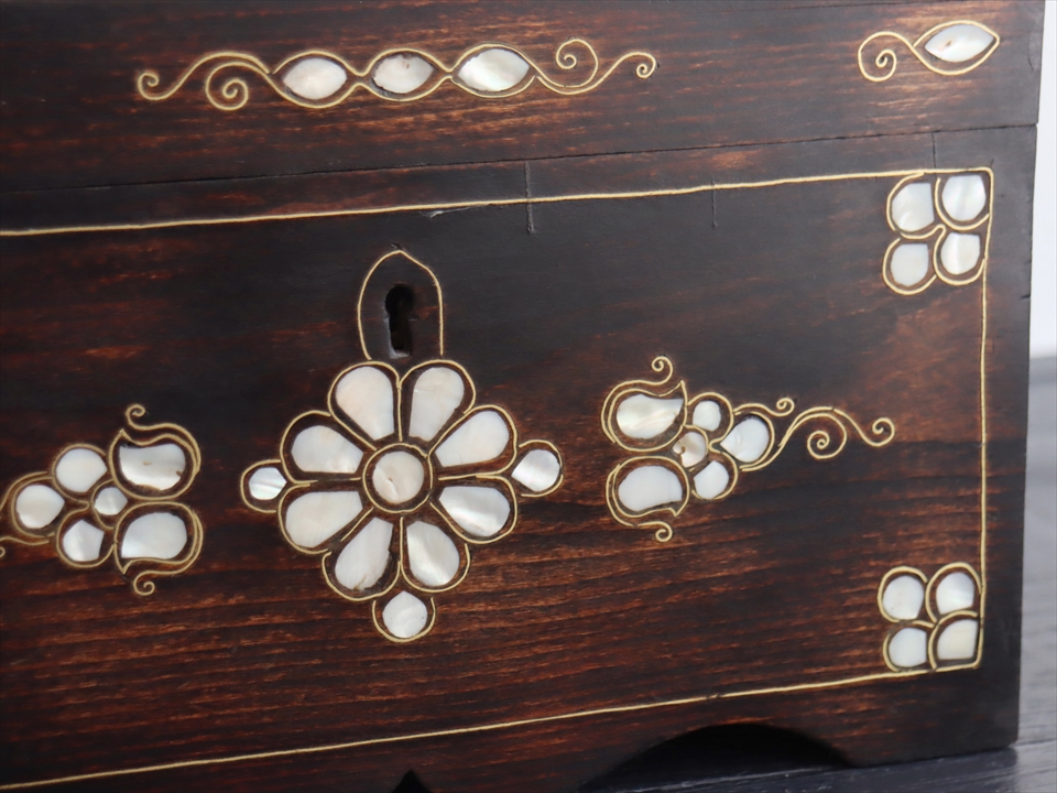 真珠貝の象嵌ラッカー木製ボックス 真珠貝の象嵌ラッカー木製ボックス