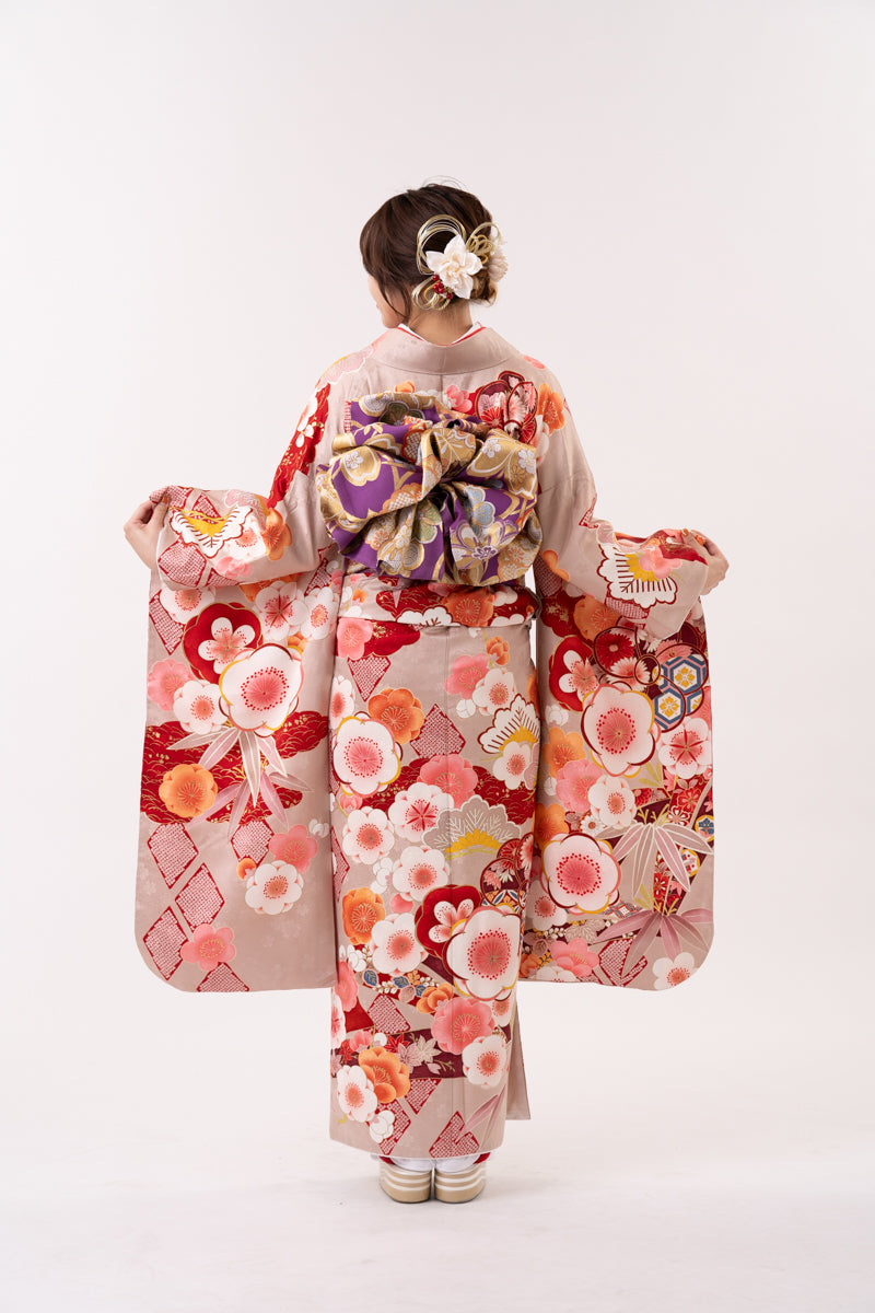 くすみピンク地 梅柄 正絹振袖【217】 – SAKURA TOKYO