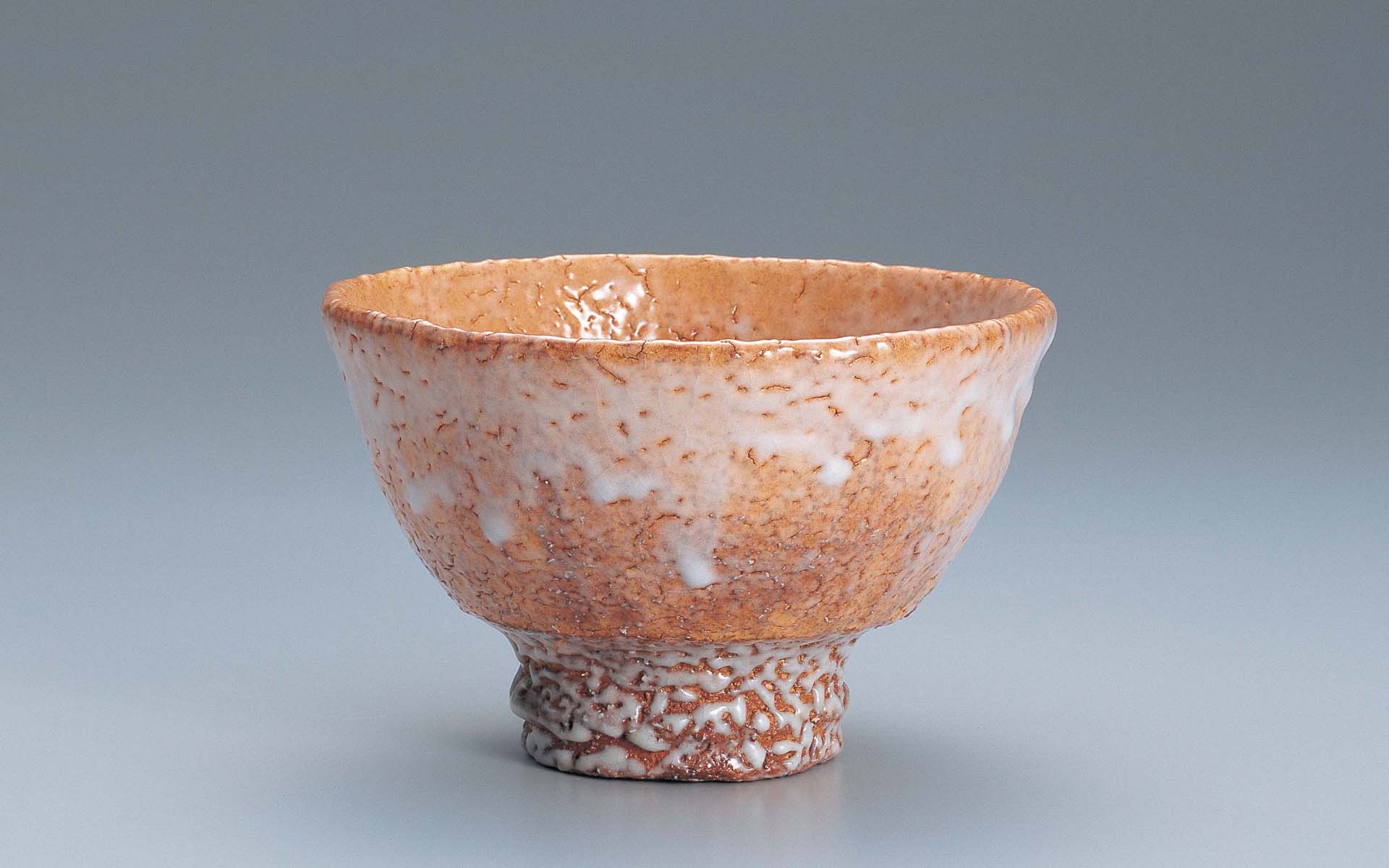 六月の特売品】泉流山窯造 吉賀大眉作 萩焼 茶碗【