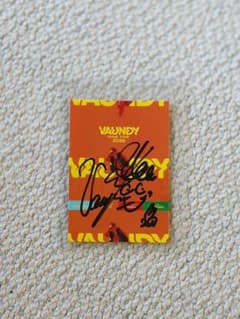 vaundy 直筆サイン入りステッカー - メルカリ