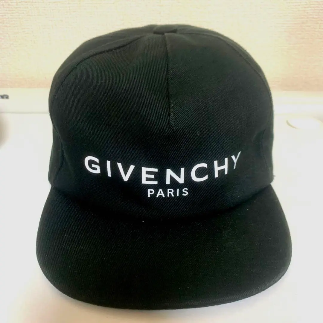 2026年最新】Givenchy キャップの人気アイテム - メルカリ