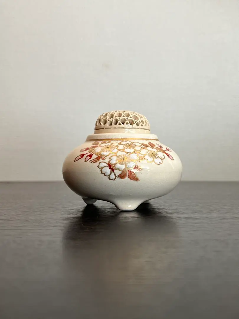 白薩摩焼花弁香炉明治期. 書1