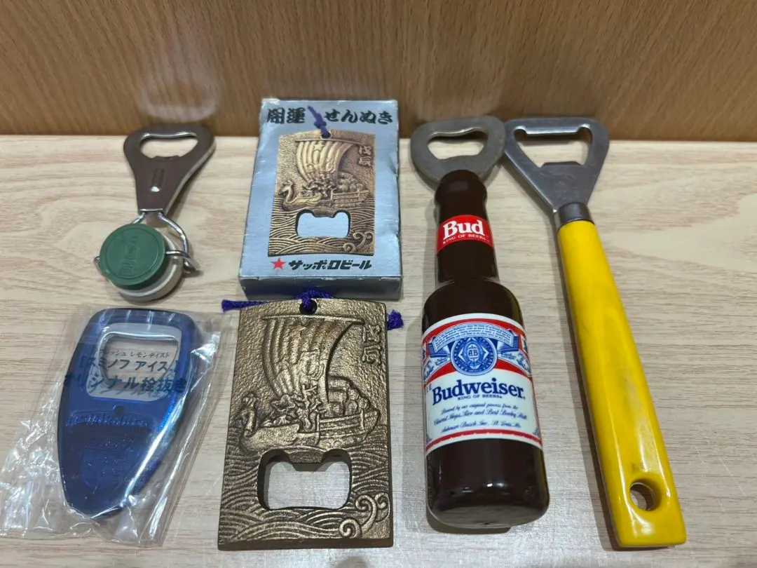 ビンテージ品 バドワイザー（Budweiser）壁掛け式栓抜 希少 2025年最新