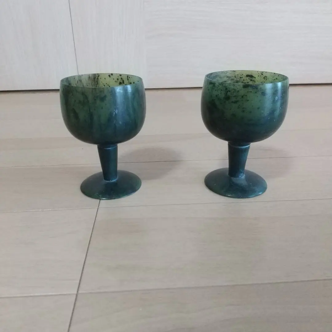 猪口□緑石彫り 酒盃 酒泉 唐物 漆册中国 酒器 ぐい呑み 夜光盃 緑玉
