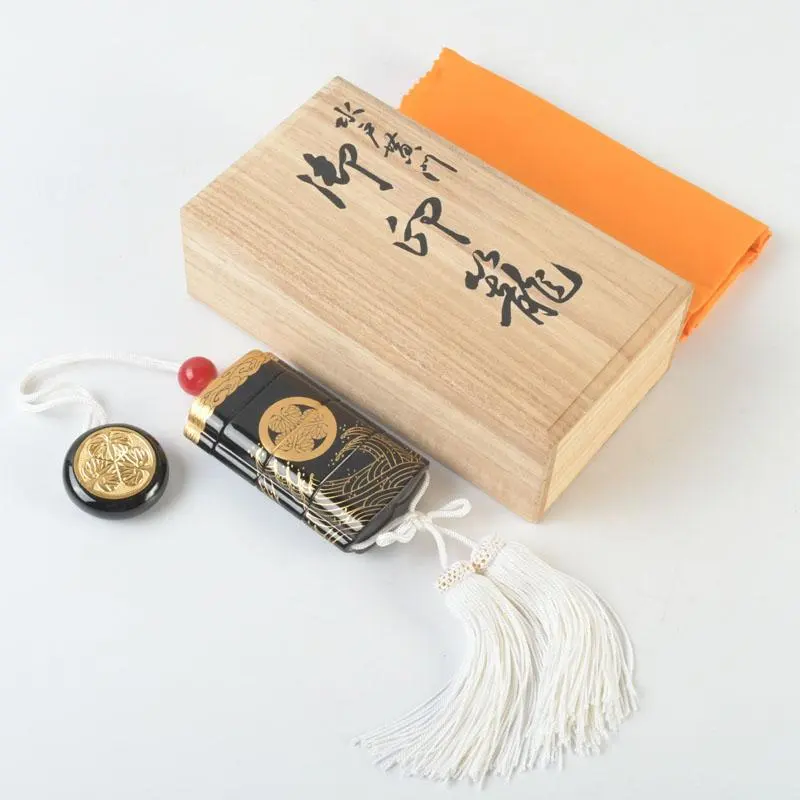 宇治川先陣争い蒔絵印籠 今泉成之作 東京美術館所蔵品同手あり・根付