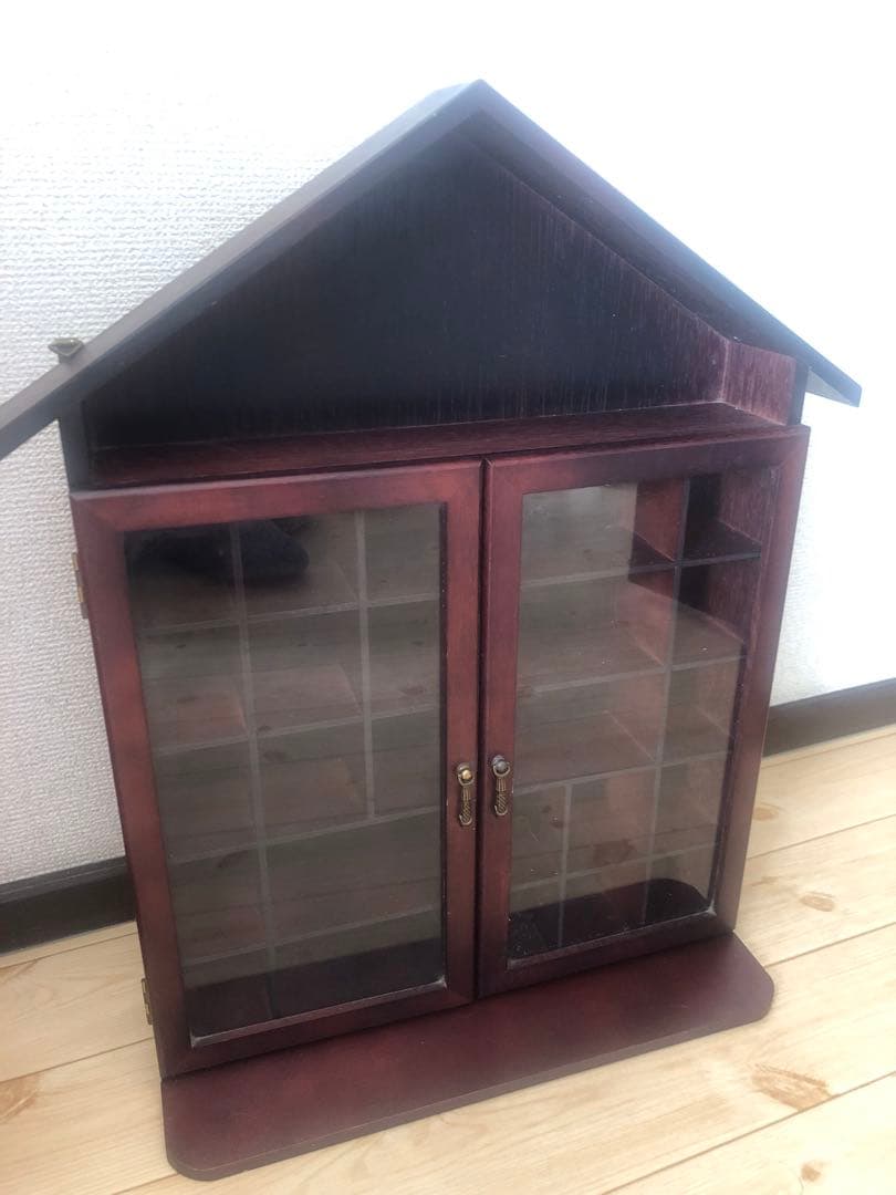 ミニチュアコレクション木製ケース付き、陶器セット 壁掛け、置き