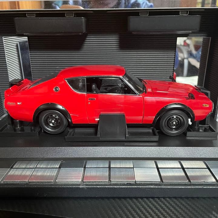 絶版未展示品　京商1/18スカイライン2000GT-R (KPGC110)レッド
