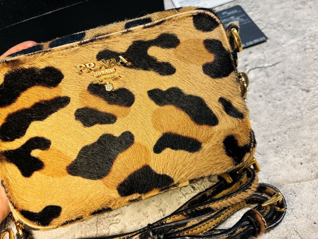 PRADA ヒョウ柄ショルダーバッグ