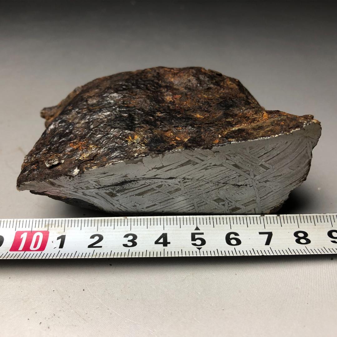 アルタイ隕石 隕石 鉄隕石 エンドカット ナチュラル 重さ約680g