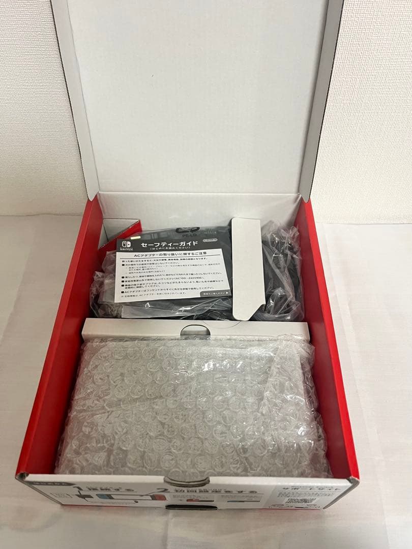 【美品】 Nintendo SWITCH 本体 ネオンブルー、ネオンレッド