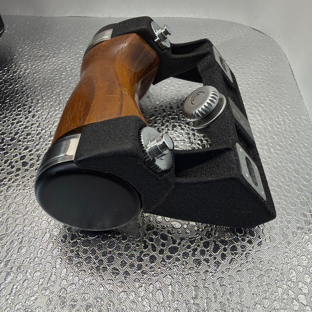 と*ー様 Pentax 6X7 ブラック ボディ ウッドハンドル付き