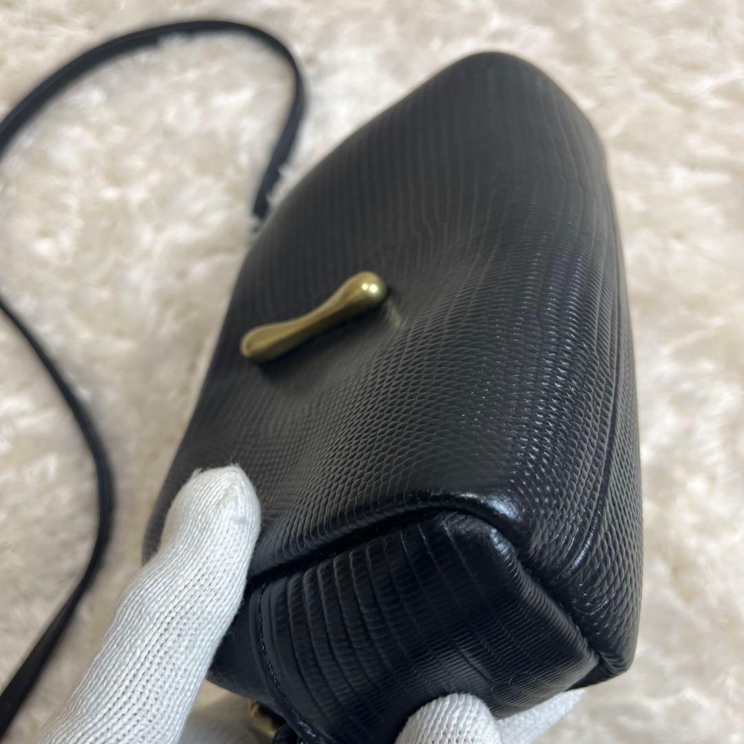 【美品】トフアンドロードストーン　ショルダーバッグ　リザード　型押し　黒