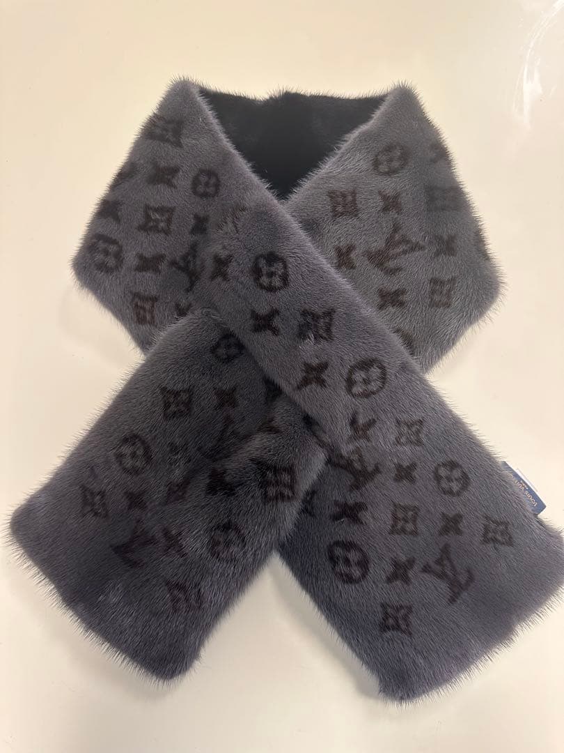 ラ*ル様 ❤️極美品❤️即完売ルイヴィトン エシャルプ ミンク モノグラム リバ 楽天市場】【未使用】ルイヴィトン LOUIS VUITTON エシャルプ