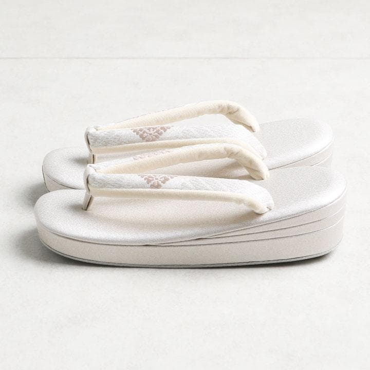 【新品】沙織謹製 草履バッグセット 草履23cm 古典柄 帯地 　03018