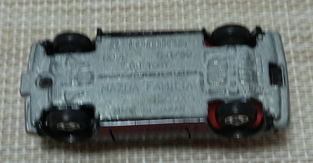 トミカ 4-4 ファミリア1500XG スーパーギフト 日本製 当時物 箱なし