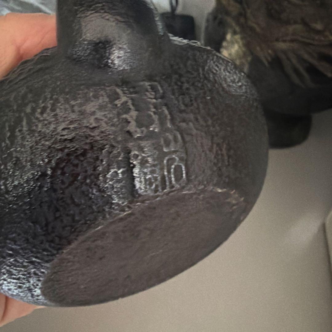 黒い鋳鉄製鉄瓶 - メルカリ