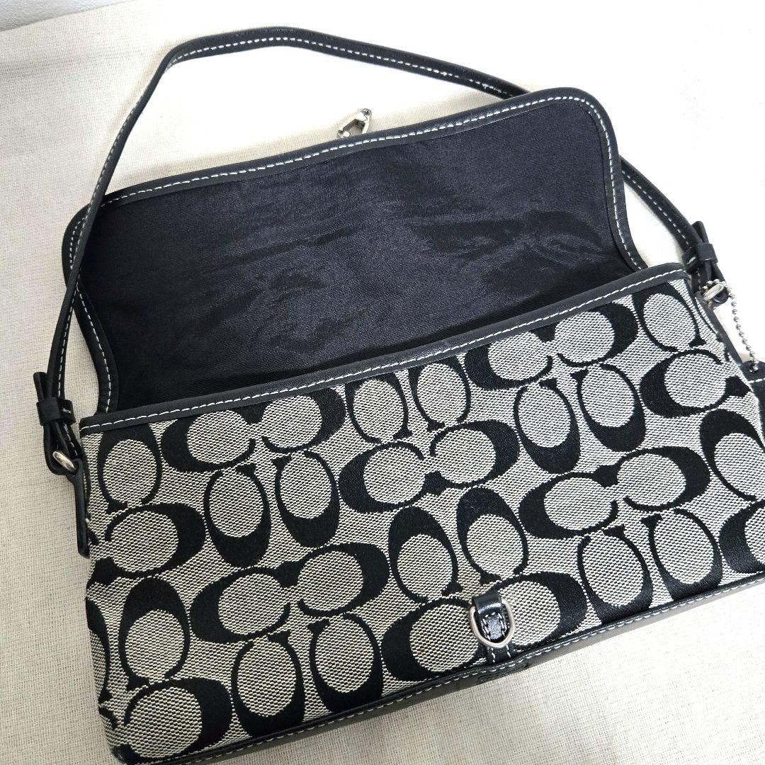 COACHアクセサリーポーチ シグネチャー柄キャンバス 　コーチワンショルダー