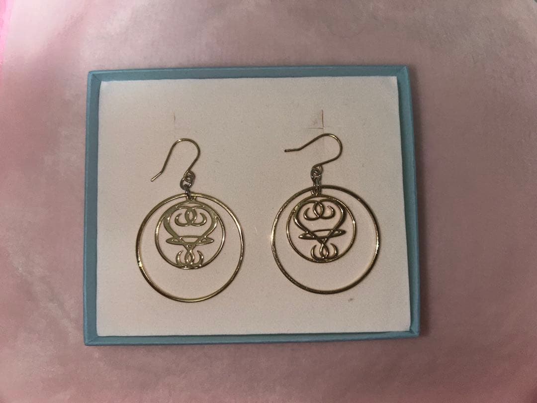 藤井フミヤ☆ピアス☆FFマーク☆商品説明確認 - メルカリ