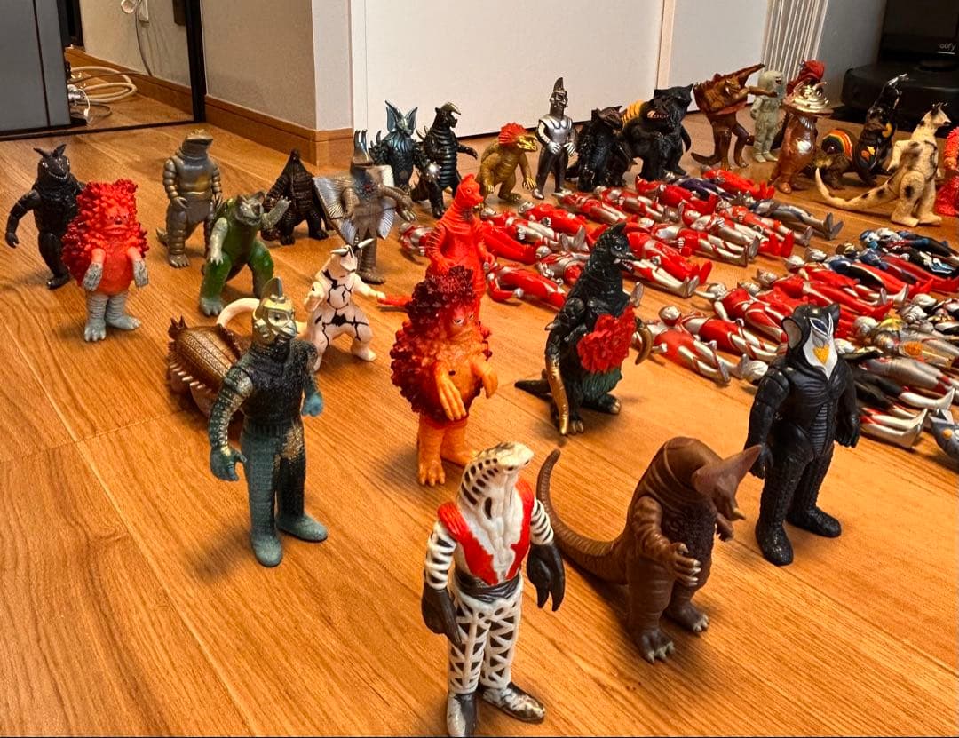 ウルトラマンシリーズ 怪獣、ウルトラマンソフビ80体まとめ売り