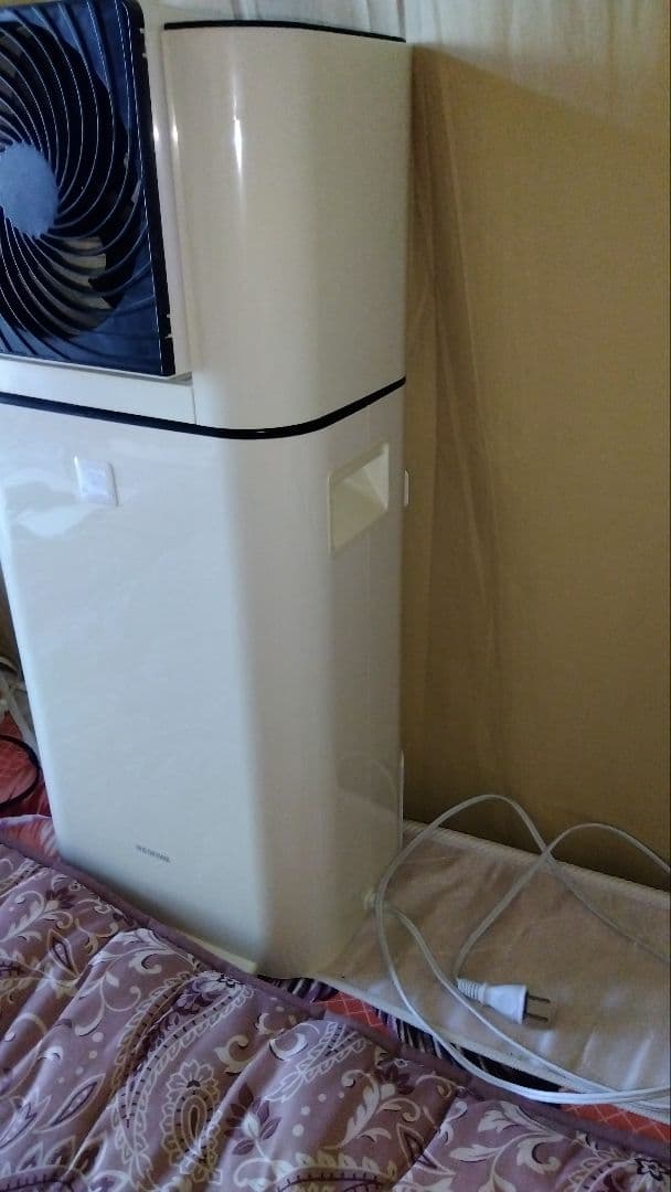 アイリスオーヤマKIJDC-L50-W衣類乾燥除湿機 サーキュレーター付き　本体