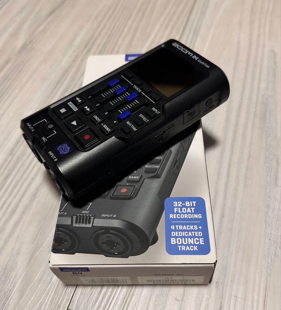 Zoom R4 マルチトラックレコーダー