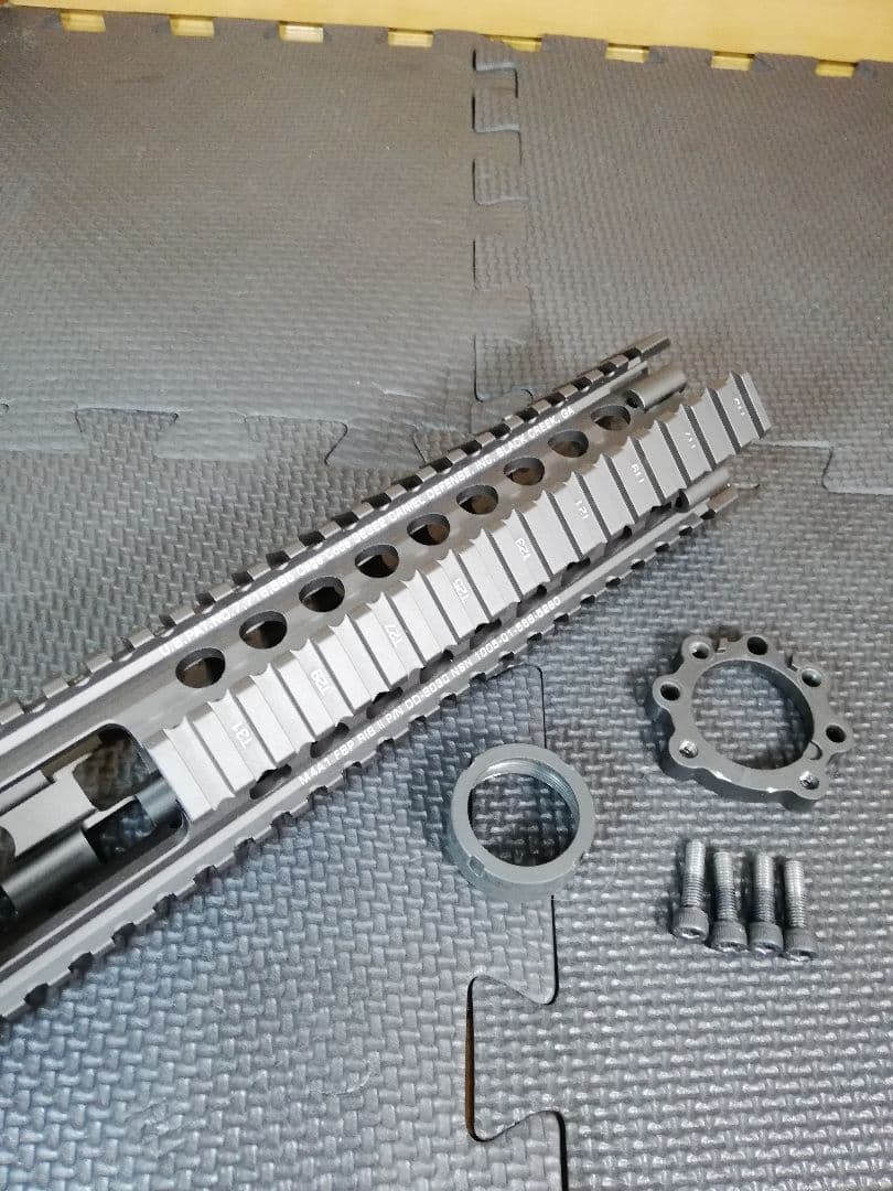 ダニエルディフェンス　レプリカハンドガード