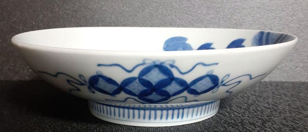 江戸時代後期 後期藍鍋島 芙蓉文様 裏面 七宝繋ぎ文様 櫛高台 21.4cm