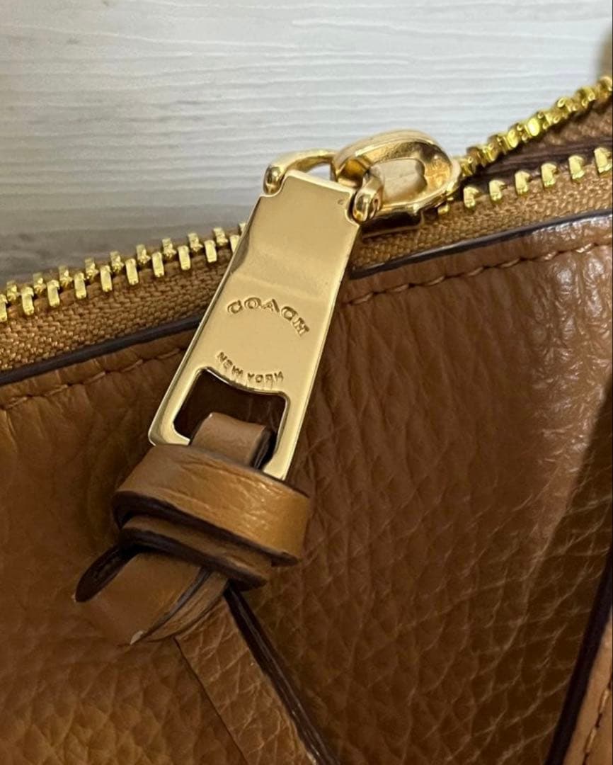 [美品] コーチ　coach ショルダーバッグ　アウトレット