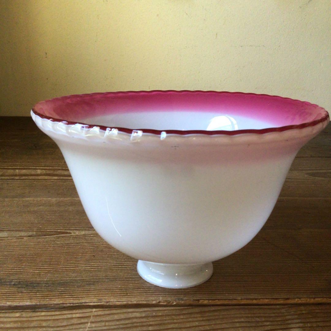 No4174 手吹き 九州明治びいどろ 乳白赤縁ガラス ランプシェード 送料無料