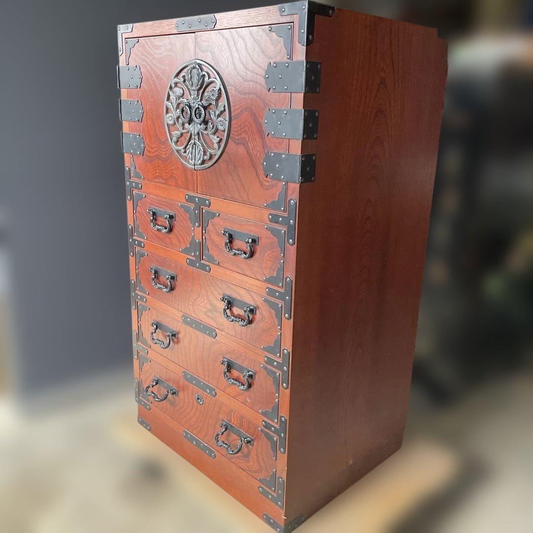 美品和箪笥 観音開き 棚箪笥 帳場箪笥 チェスト欅材 漆塗り 菊の