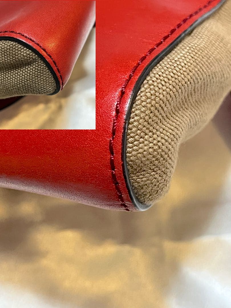 【BURBERRY】バーバリー　クロスボディバッグ赤