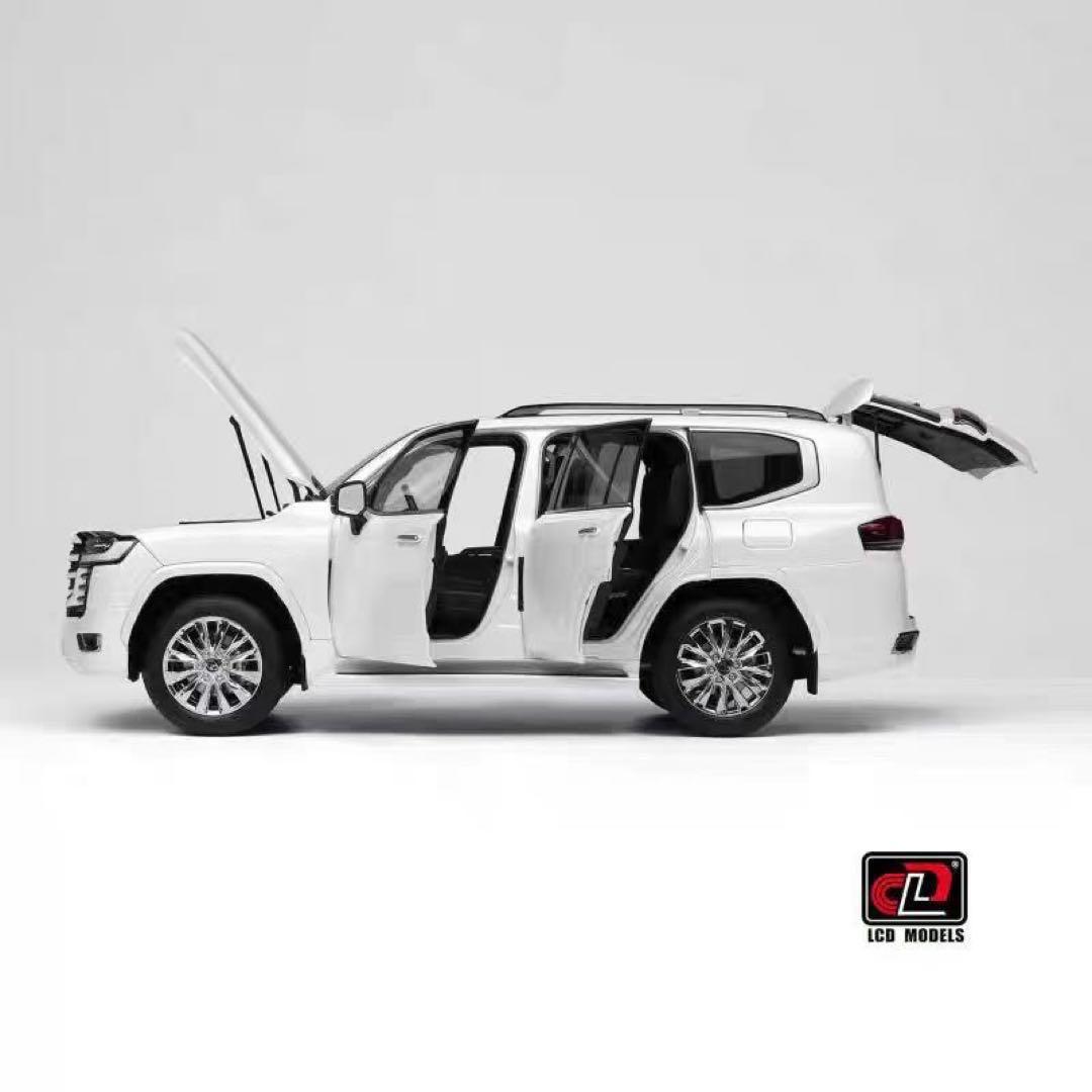 新発売 LCD 1/18 トヨタ ランドクルーザー 全開閉 ミニカー ホワイト