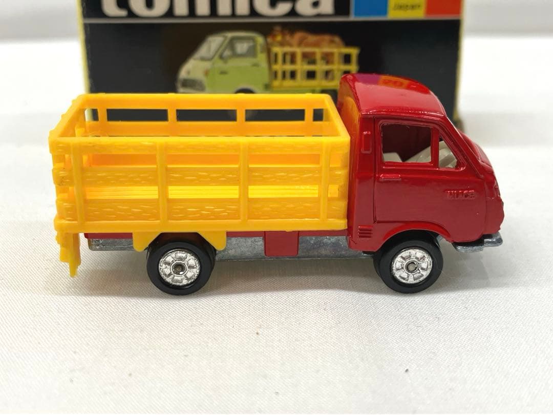 トミカ トヨタ ハイエース 牧場トラック 赤 黄色 No.50 黒箱