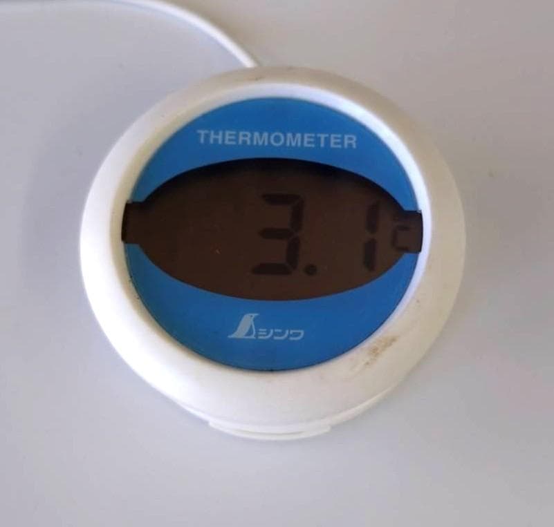 ★山善 電気冷凍庫 YF-C70 66L 小型 ホワイト 上開き 2023年製