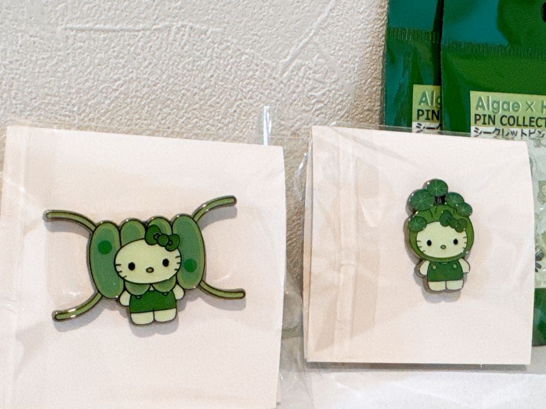 日本館限定　ピンバッジ　万博　カサノリ　トゲイカダモ　ケース付き　藻キティ　藻類