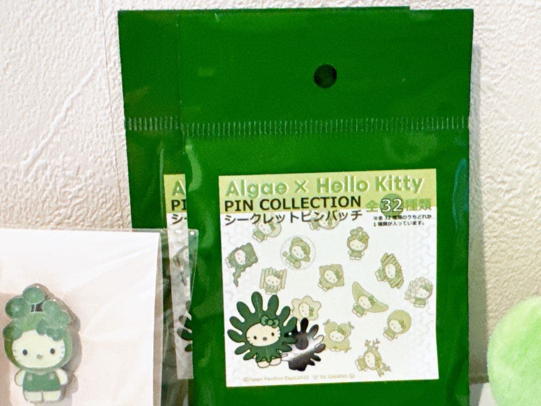 日本館限定　ピンバッジ　万博　カサノリ　トゲイカダモ　ケース付き　藻キティ　藻類