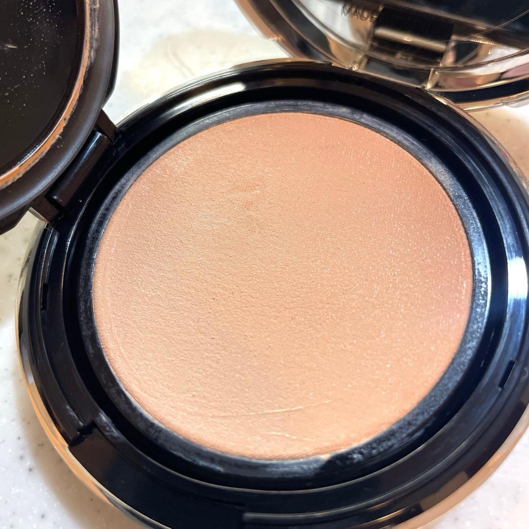 ディオールスキンフォーエヴァーイドラグロウクッション　1N