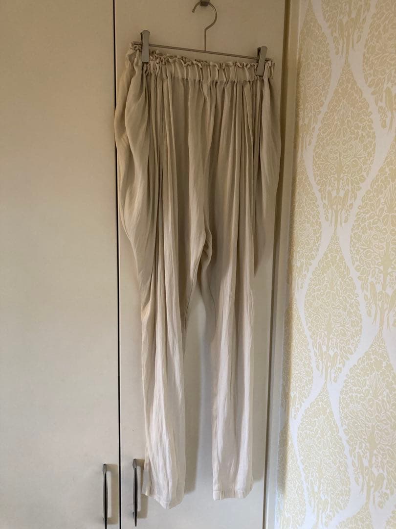 FUMIE TANAKA フミエタナカ　夏物サルエルパンツ　ベージュ