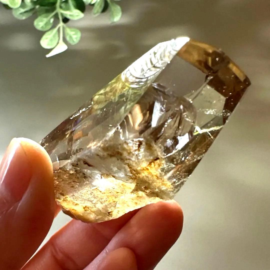 虹美　ルチル　スモーキー　ガーデン　母岩つき　フリーフォーム　67.7g