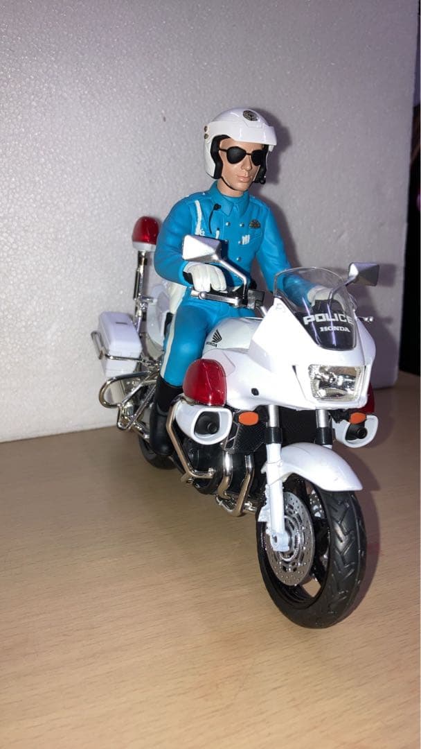 白バイ隊員　セット　1/12 クリスマスセール Amazon.co.jp: HT080-00002 modeleal 日本警察 1/80 白バイA隊員付